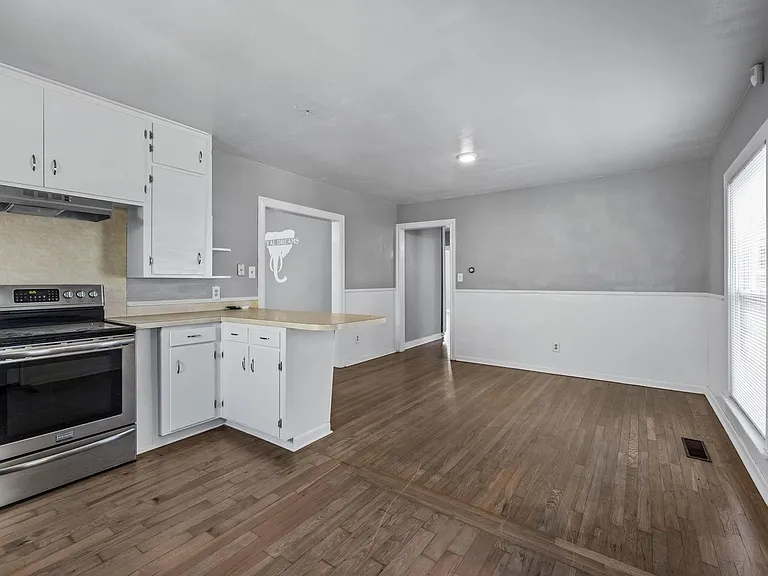 3624 Winston Rd — Photo 8