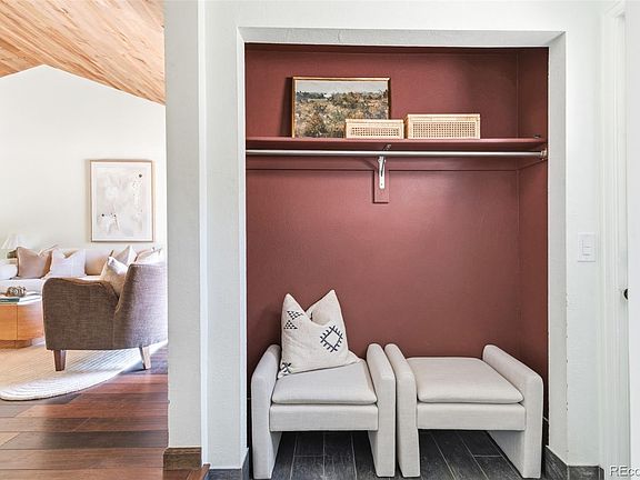 3rd image of 437 W Sycamore Court