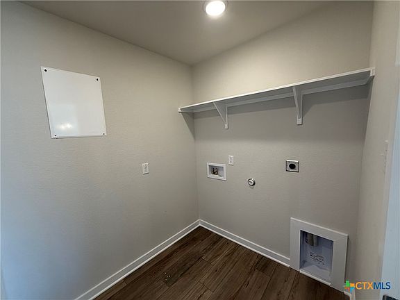 5th image of 5512 Aurelia Dr
