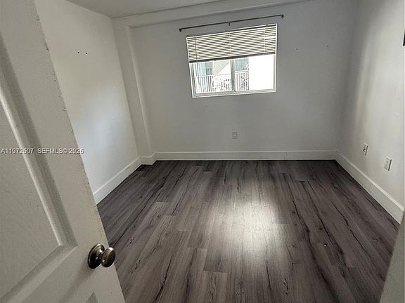4th image of 821 SW 2nd St APT 6
