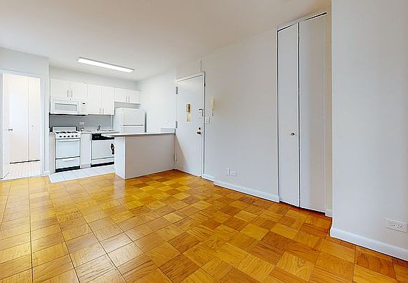 4th image of 1470 1st Ave #11J