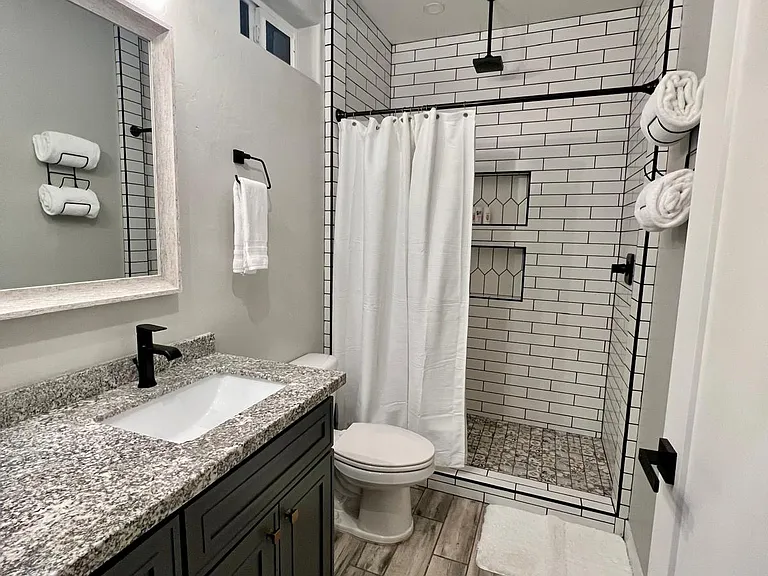 1018 W Saint Marys Rd #2 — Photo 12
