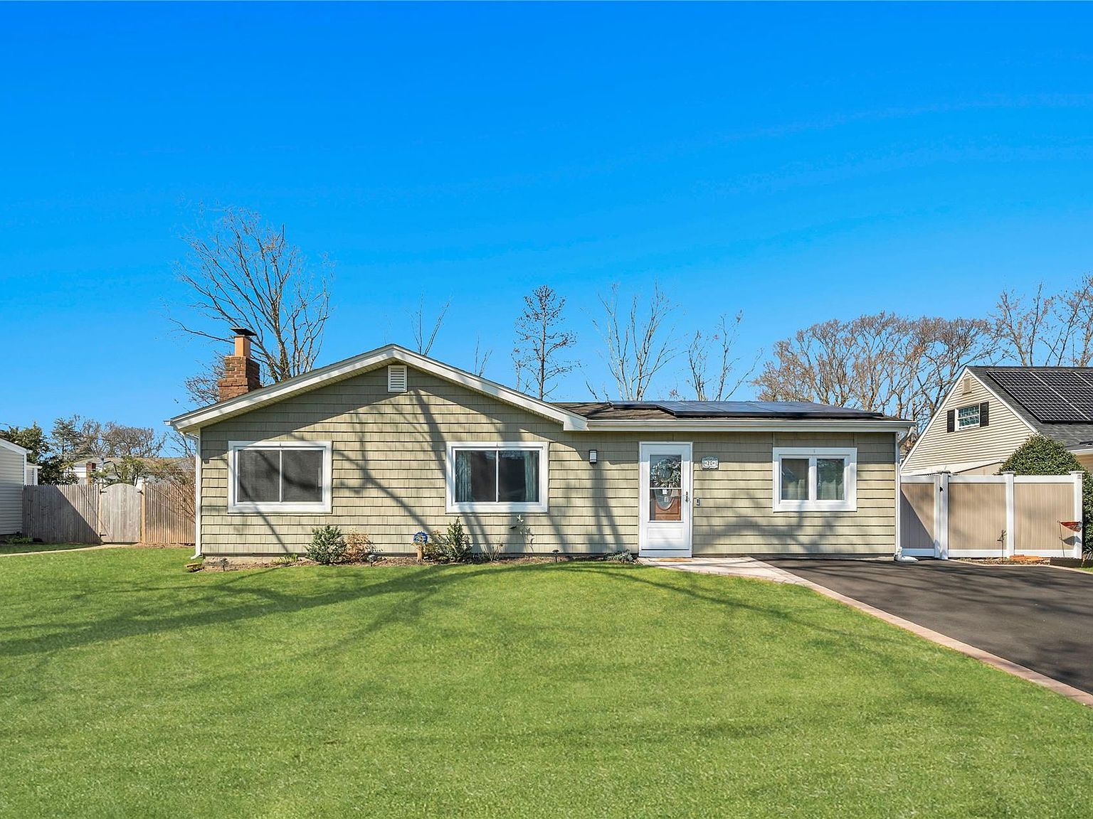 20 Plaza Lane, Selden, NY 11784 Zillow