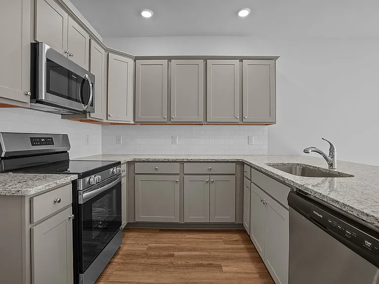 246A Arnette Dr — Photo 6