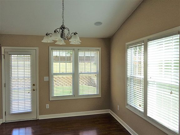 5th image of 420 Dutchmans Meadow Dr