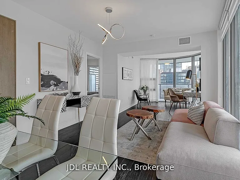 11 Wellesley St W #2105 — Photo 5