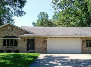516 Gilmore Lake Rd, Columbia, IL 62236