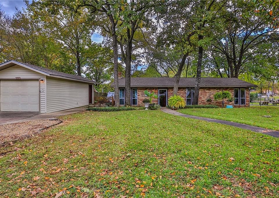 1st image of 100 Northwood Pl