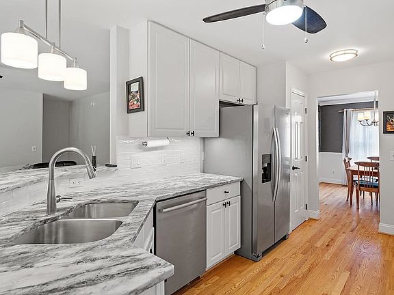 4th image of 1408 Waterwinds Ct