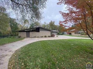 3240 SW Timberlake Ln, Topeka, KS 66614