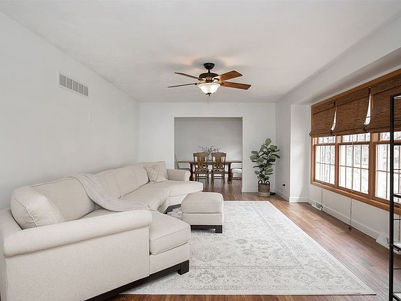 4th image of 261 Oakwood Pl