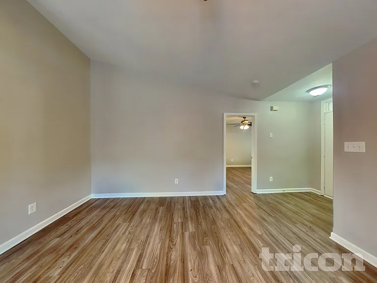 260 Brookstone Dr — Photo 4