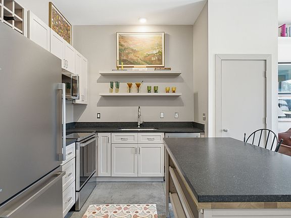 5th image of 1231 4th Ave S #1