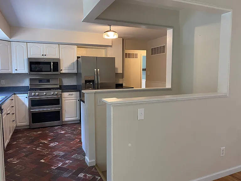 2310 Wesbriar Ct — Photo 10