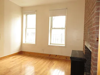 Rented by Rennit Inc.