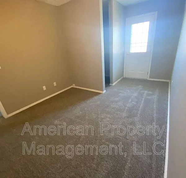 4716 NE Wisconsin St — Photo 10