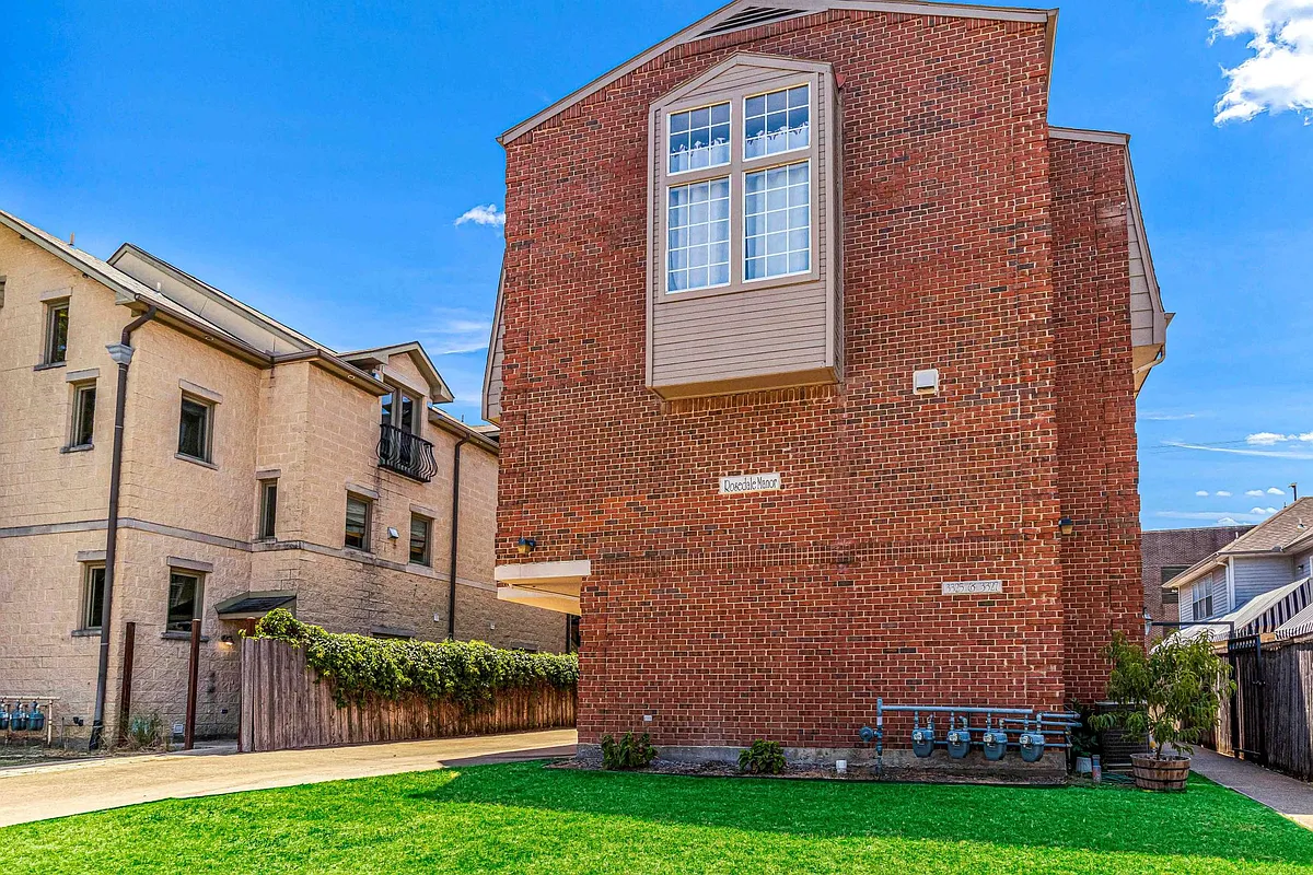 Building Photo - 3327 Rosedale Ave #B