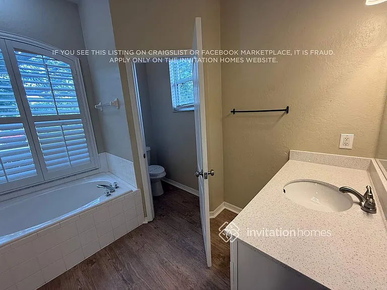 136 Lombard Cir — Photo 12