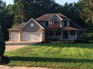 5200 Greenbriar Ln, Madison, OH 44057
