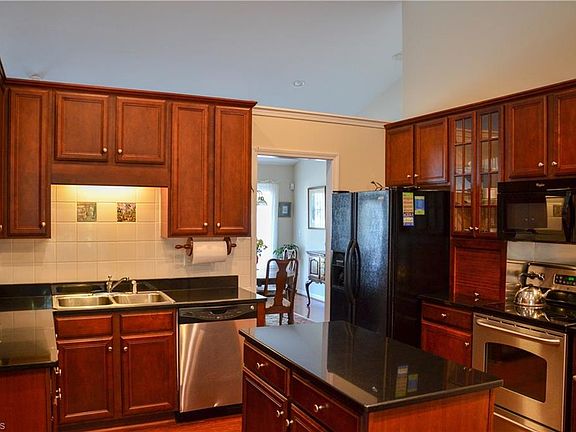 4th image of 2083 Hibiscus Ln