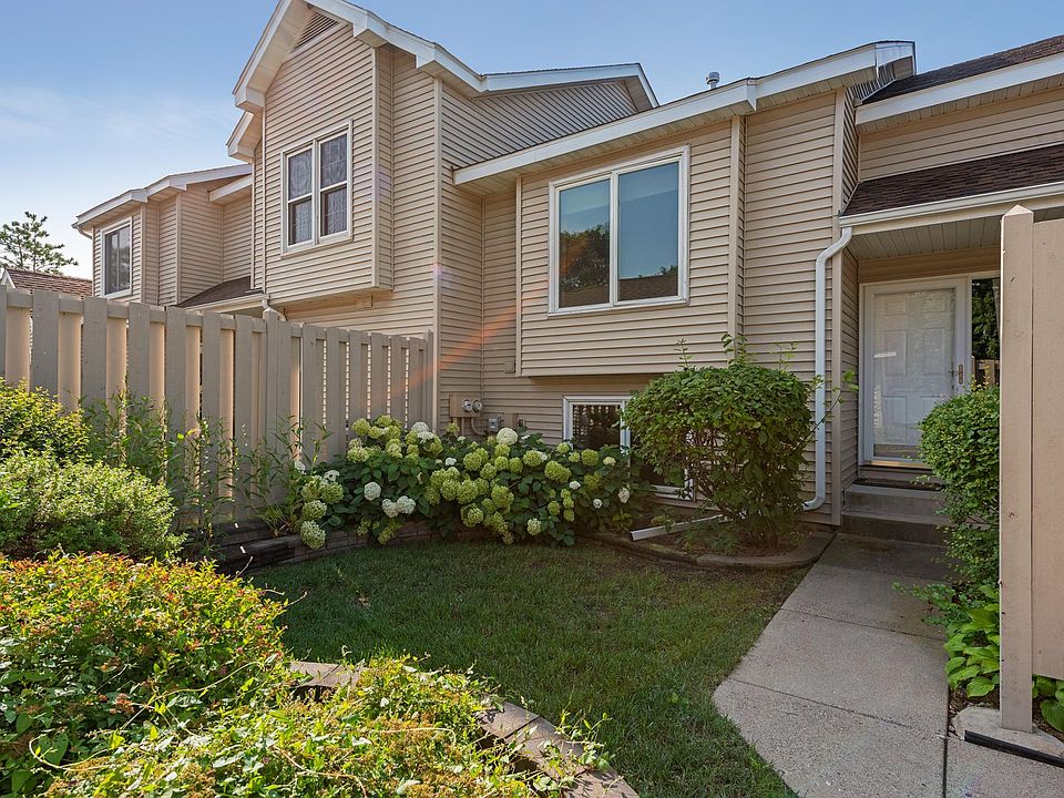 1st image of 10277 Arrowwood Dr