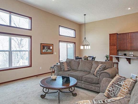 4th image of 431 Stonewood Ln