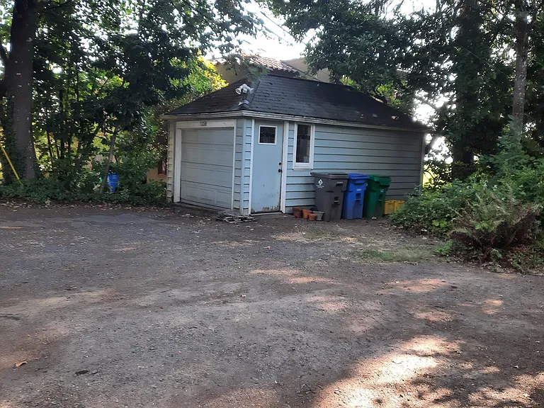 7234 SW Brier Pl — Photo 17