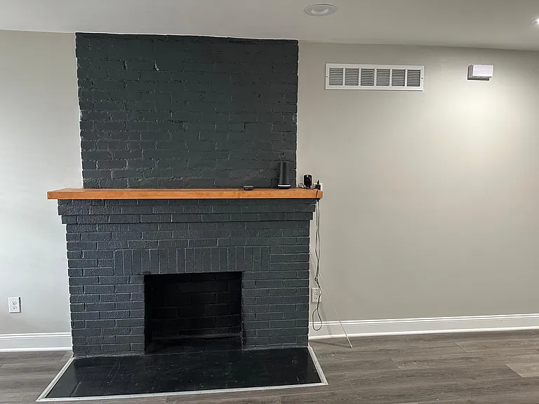 1488 E Fulton St — Photo 3