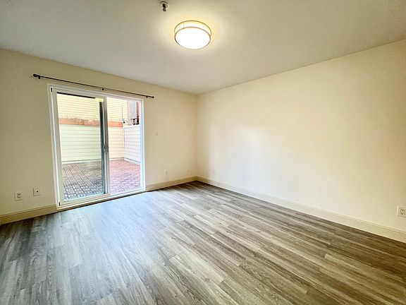 4th image of 3165 Mission St