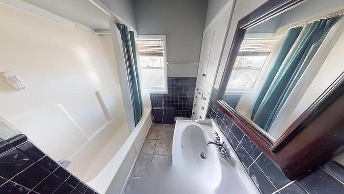4 bed, 1.5 bath, $1,850 — Photo 3