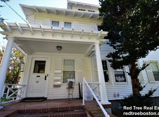 42 Crosby Rd #1, Chestnut Hill, MA 02467