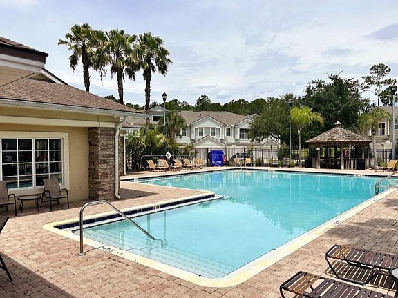 3rd image of 7039 Deer Lodge Cir