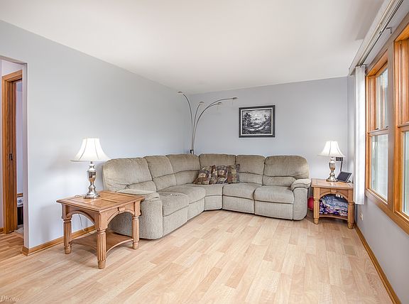 3rd image of 8947 W 98th Pl