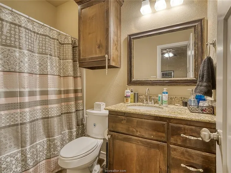 3114 Claremont Dr — Photo 13