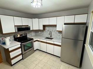 102 Pumpkin Hill Rd APT 7, New Milford, CT 06776