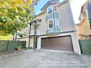 8560 Stone Ave N, Seattle, WA 98103