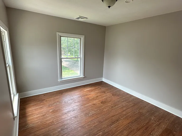 176 Bristol St #2 — Photo 6
