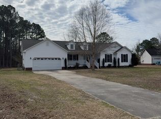 212 English Walnut Dr, Richlands, NC 28574