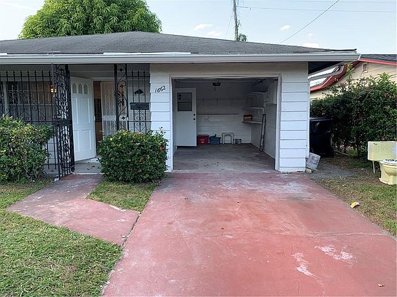 2nd image of 1662 Cresthaven Ave