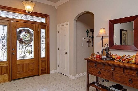 3rd image of 252 Lakeside Oaks Cir