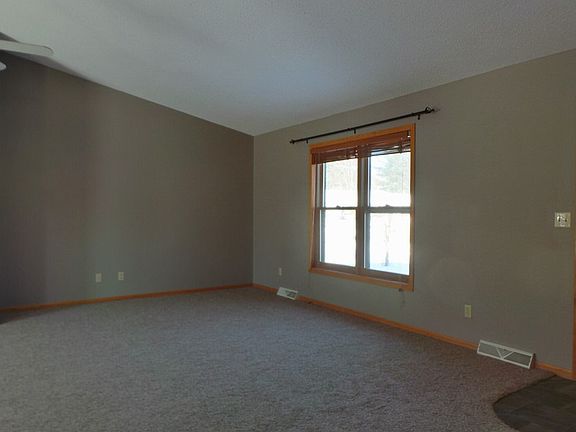 3rd image of 629 Brehm Dr