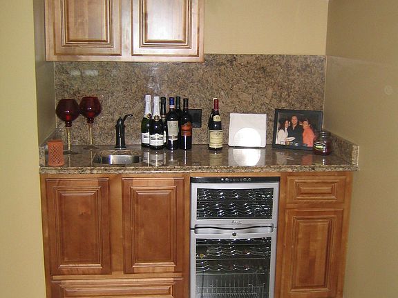 Family Room Wet Bar