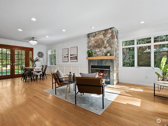 Living room view #1 - check out the fireplace and all the windows!>