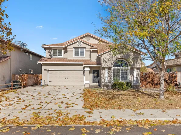 1650 Brighton Dr, Hollister, CA 95023