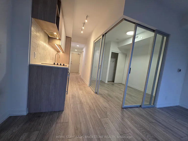 2020 Bathurst St W #528 — Photo 19
