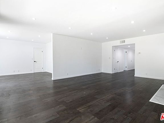 5th image of 853 S Le Doux Rd APT 201