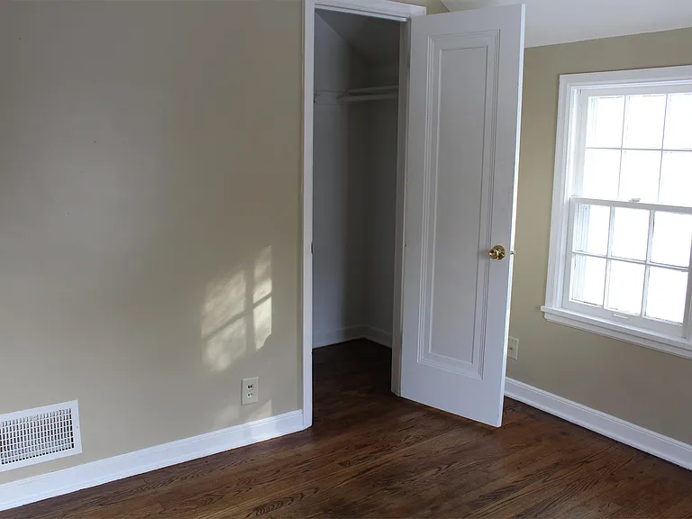 1225 N Main St — Photo 17