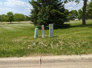 2801 & 2805 Campus Dr, Albert Lea, MN 56007