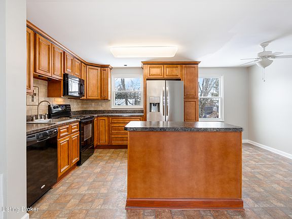 5th image of 4516 Lunenburg Dr