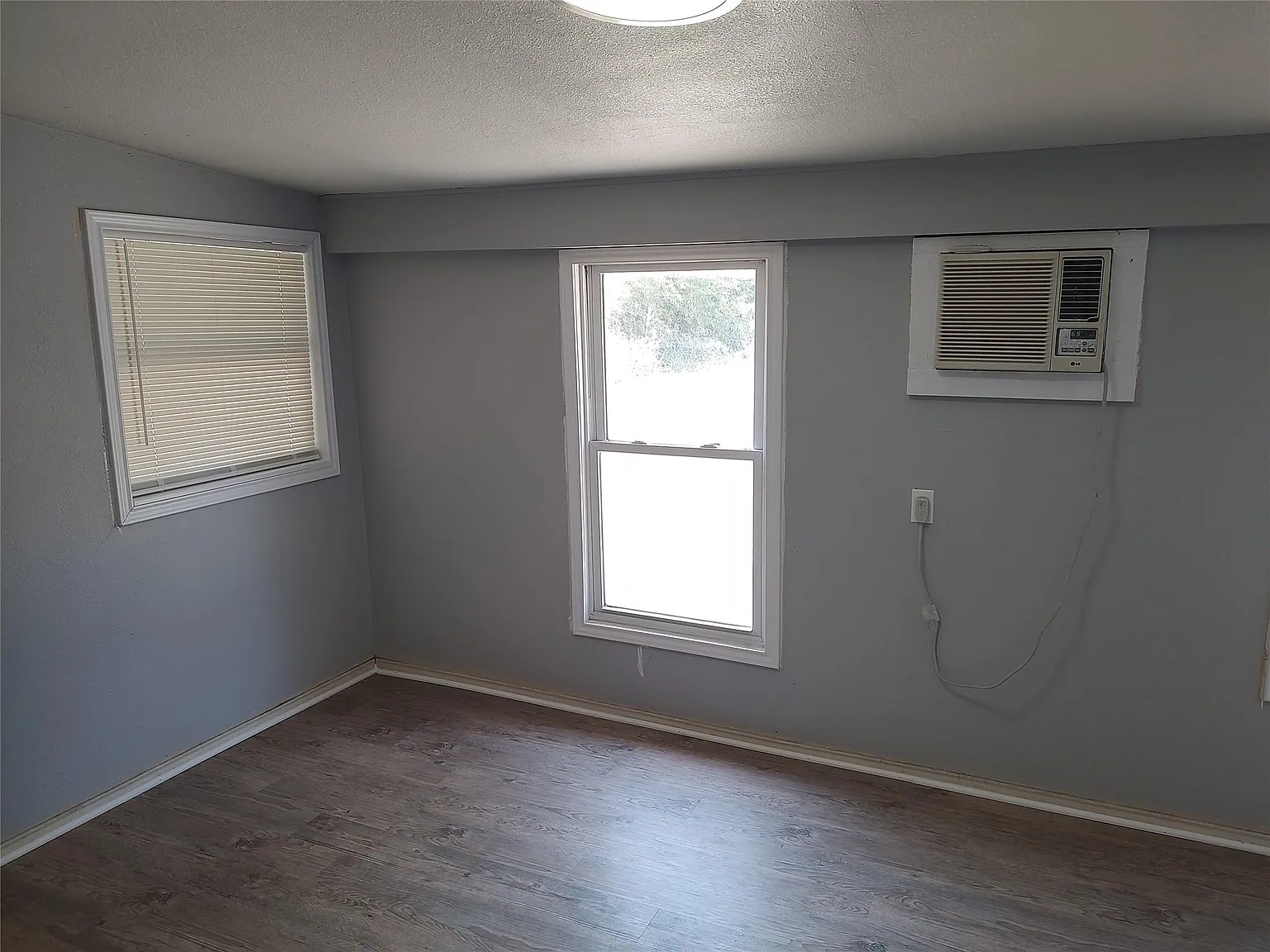 1 bed, 1.0 bath, 650 sqft, $995 — Photo 4